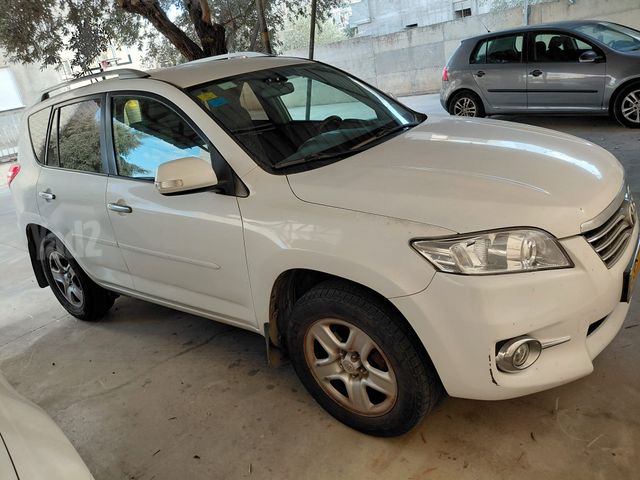 מודעת רכב טויוטה RAV4