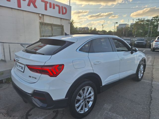 מודעת רכב אאודי Q3 1