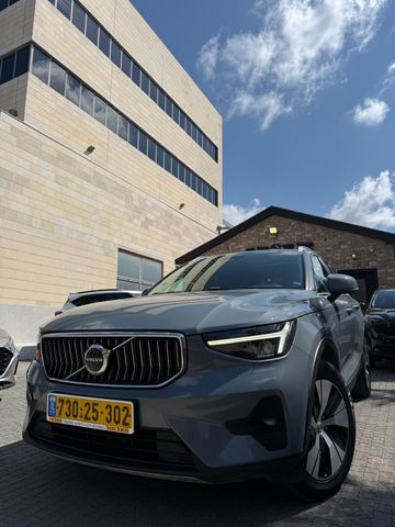 מודעת רכב וולוו XC40