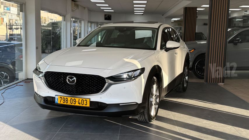 מודעת רכב מאזדה CX-30