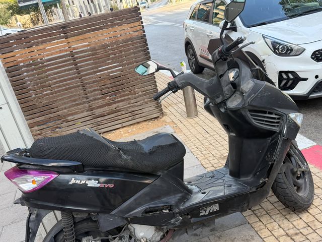 מודעת רכב סאן יאנג ג'וי מקס ספורט 125