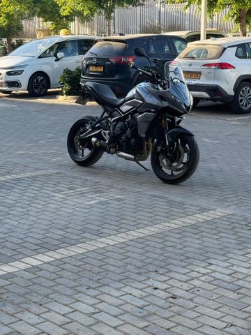 מודעת רכב טריומף Tiger 660