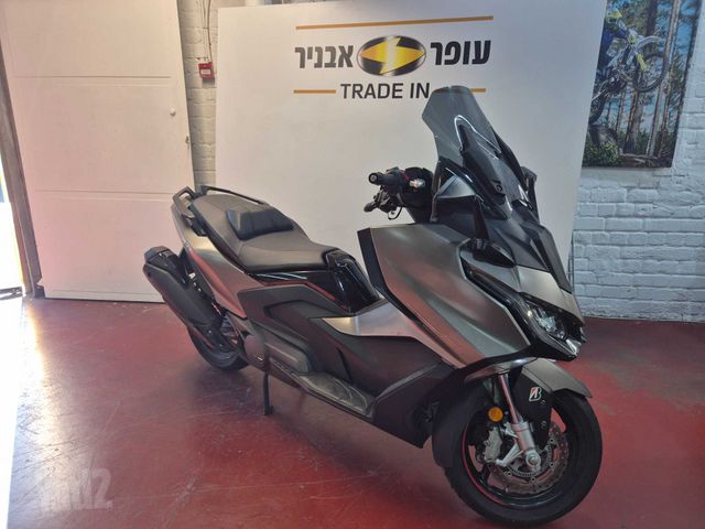 מודעת רכב קימקו AK 550