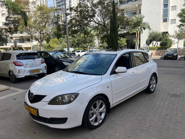 מודעת רכב מאזדה 3