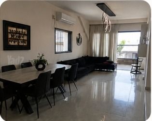 קיבוץ גלויות 12