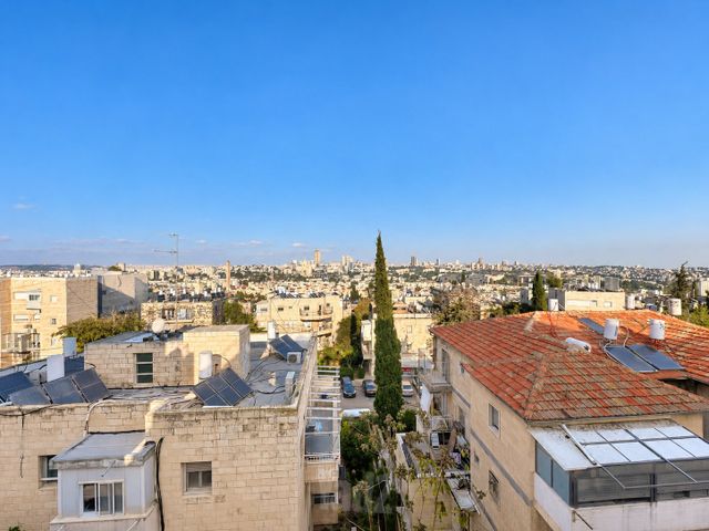 דירה למכירה בירושלים (תיווך) — 3