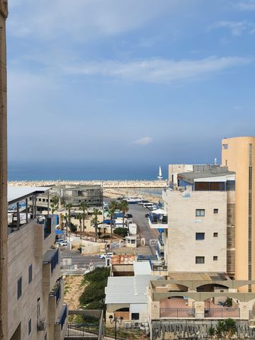 מרינה, פארק לאומי וחופים