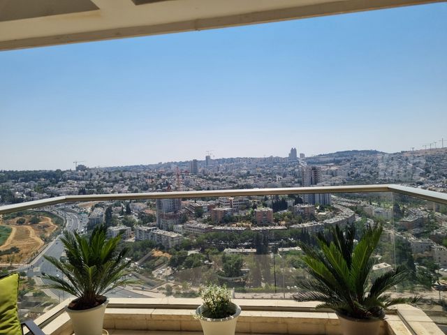 דירה להשכרה בירושלים (תיווך)