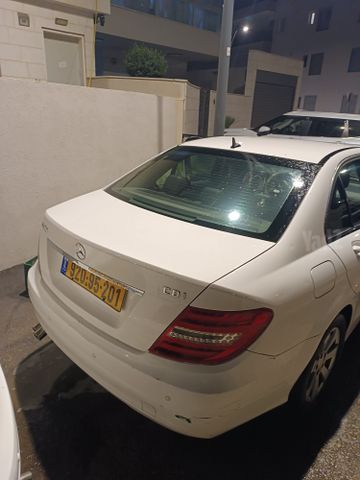 מודעת רכב מרצדס-בנץ C-class