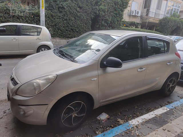 מודעת רכב יונדאי i20