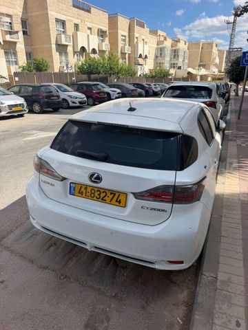 מודעת רכב לקסוס CT