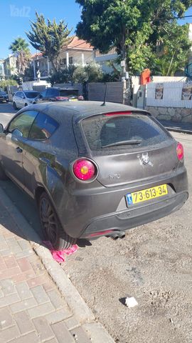 מודעת רכב אלפא רומיאו מיטו
