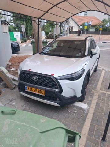 מודעת רכב טויוטה קורולה קרוס