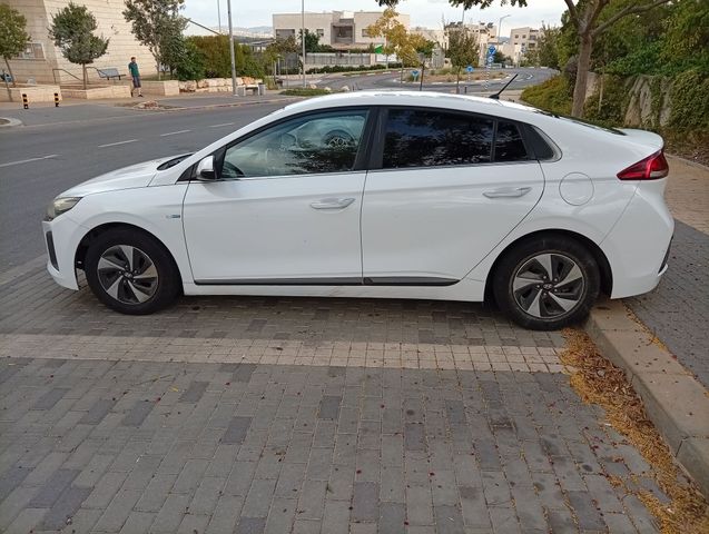 מודעת רכב יונדאי איוניק