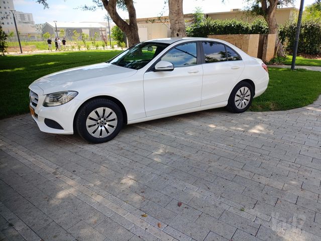 מודעת רכב מרצדס-בנץ C-class