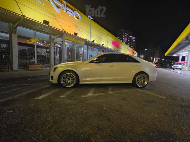 מודעת רכב קאדילק ATS