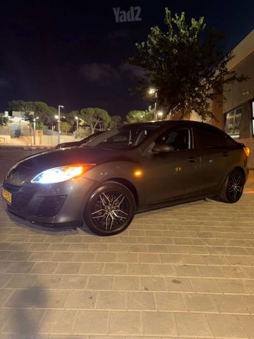 מודעת רכב מאזדה 3