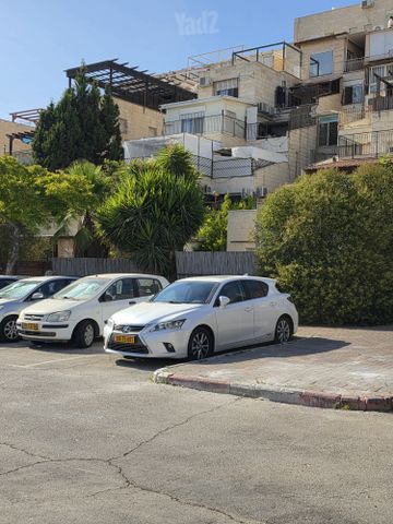 מודעת רכב לקסוס CT