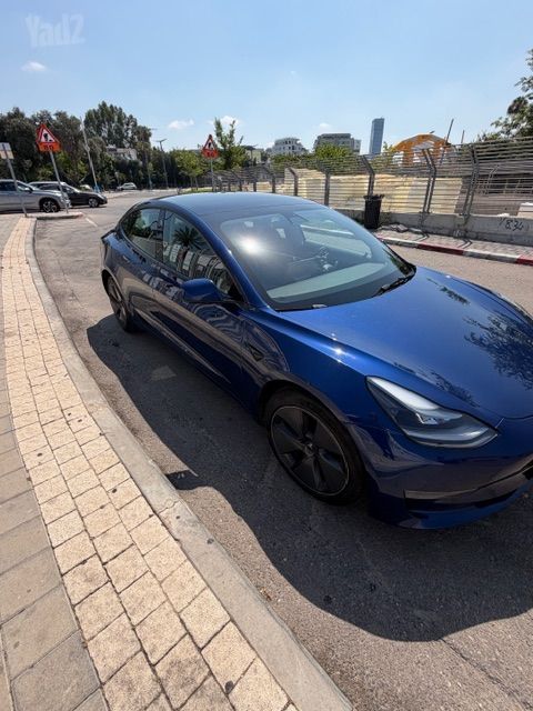 מודעת רכב טסלה מודל 3