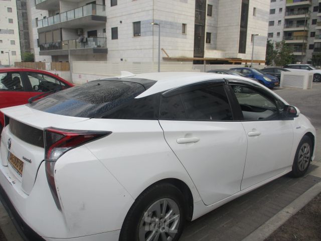 מודעת רכב טויוטה פריוס