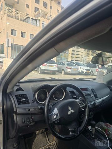 מודעת רכב מיצובישי לנסר
