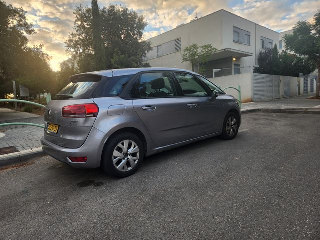 מודעת רכב סיטרואן C4 פיקאסו