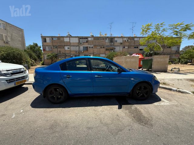 מודעת רכב מאזדה 3