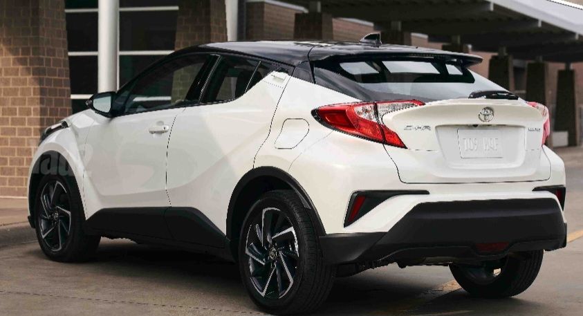 C-HR Chic היברידי אוט׳ 1.8 (98 כ״ס)