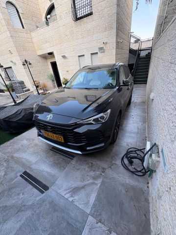 מודעת רכב אם ג'י ZS