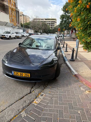 מודעת רכב טסלה מודל 3