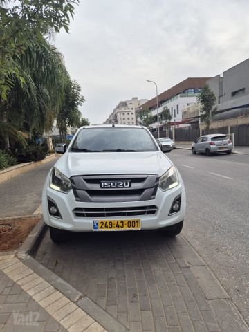 מודעת רכב איסוזו די-מקס