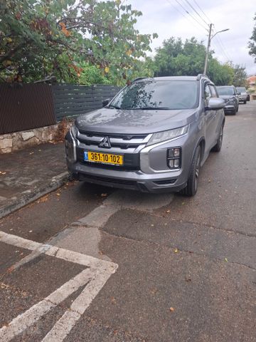 מודעת רכב מיצובישי ASX