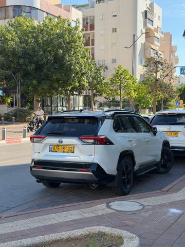 מודעת רכב טויוטה RAV4
