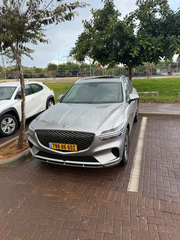 מודעת רכב ג'נסיס GV70