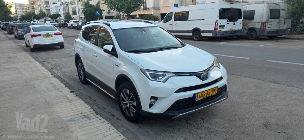 מודעת רכב טויוטה RAV4
