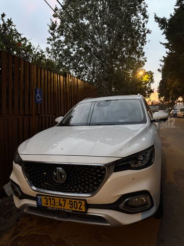 מודעת רכב אם ג'י EHS PHEV