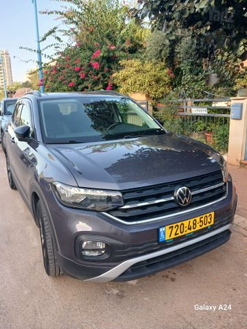 מודעת רכב פולקסווגן T-קרוס