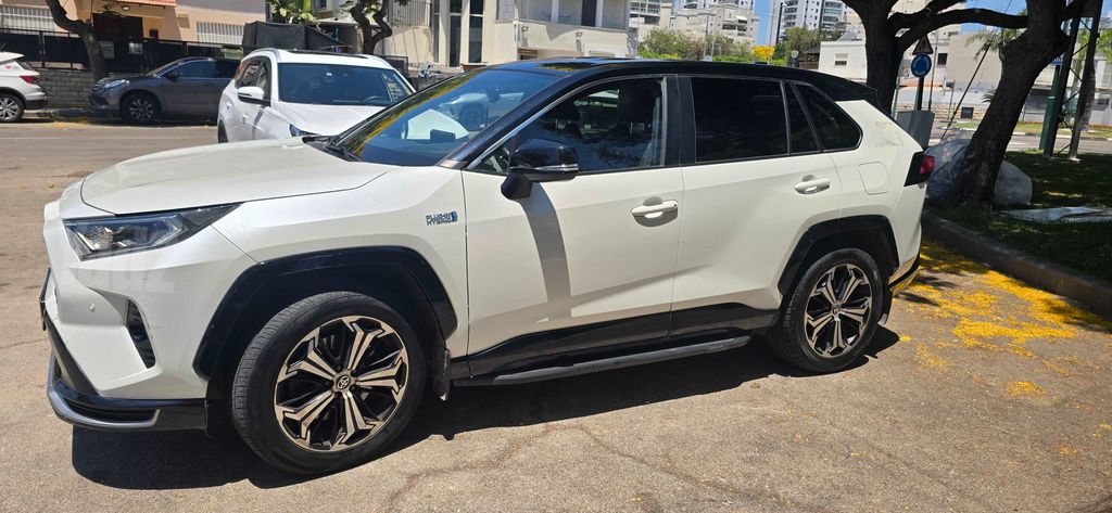 מודעת רכב טויוטה RAV4