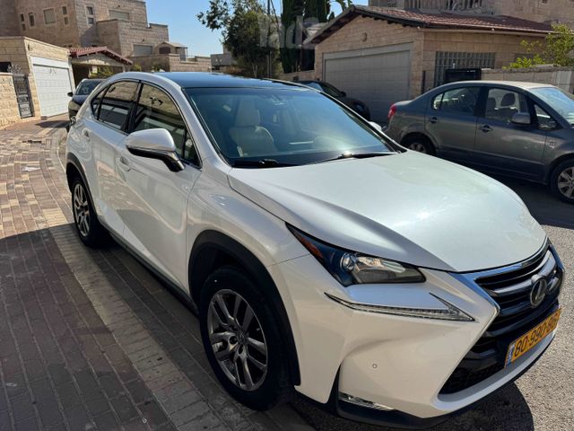 מודעת רכב לקסוס NX