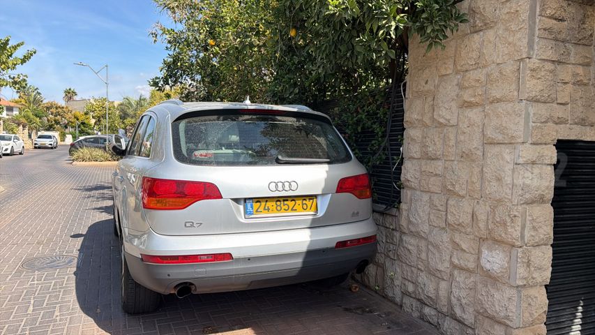 מודעת רכב אאודי Q7