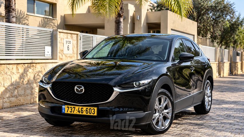 מודעת רכב מאזדה CX-30