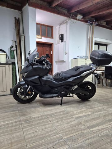 מודעת רכב הונדה FORZA750