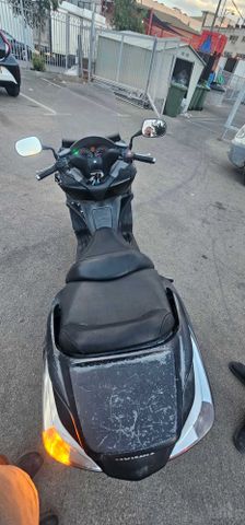 מודעת רכב הונדה סילבר-ווינג 600