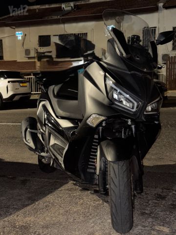 מודעת רכב סאן יאנג ג'וי-מקס Z-300