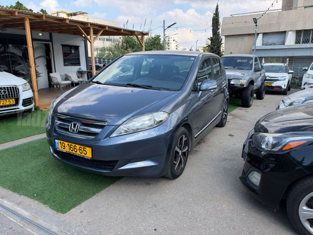 מודעת רכב הונדה FR-V