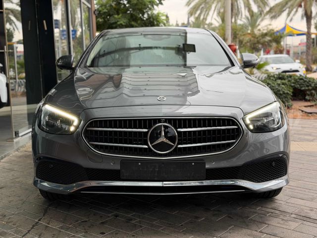 מודעת רכב מרצדס-בנץ E-class