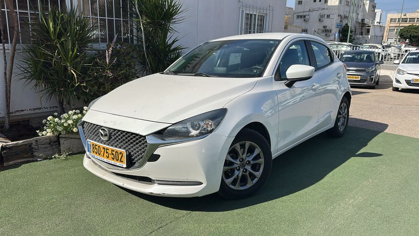 מודעת רכב מאזדה 2