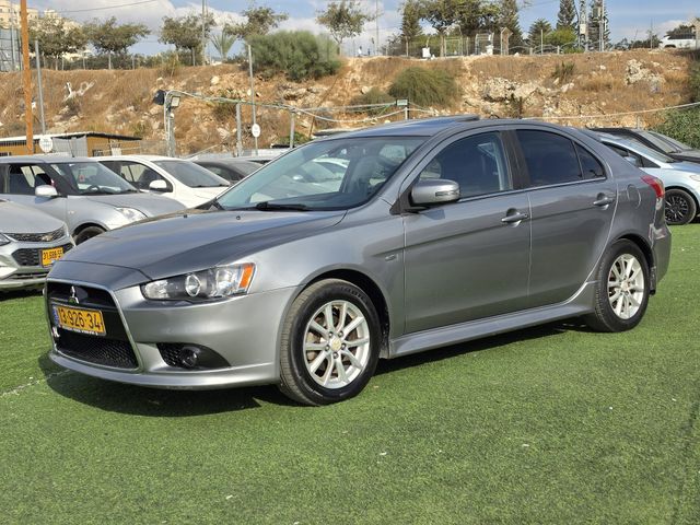 מודעת רכב מיצובישי לנסר