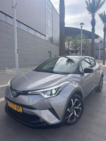 מודעת רכב טויוטה C-HR