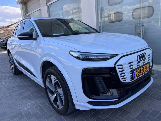 מודעת רכב אאודי Q6 e-tron